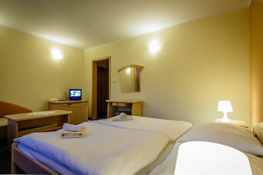 BOBOTY HOTEL photo 1