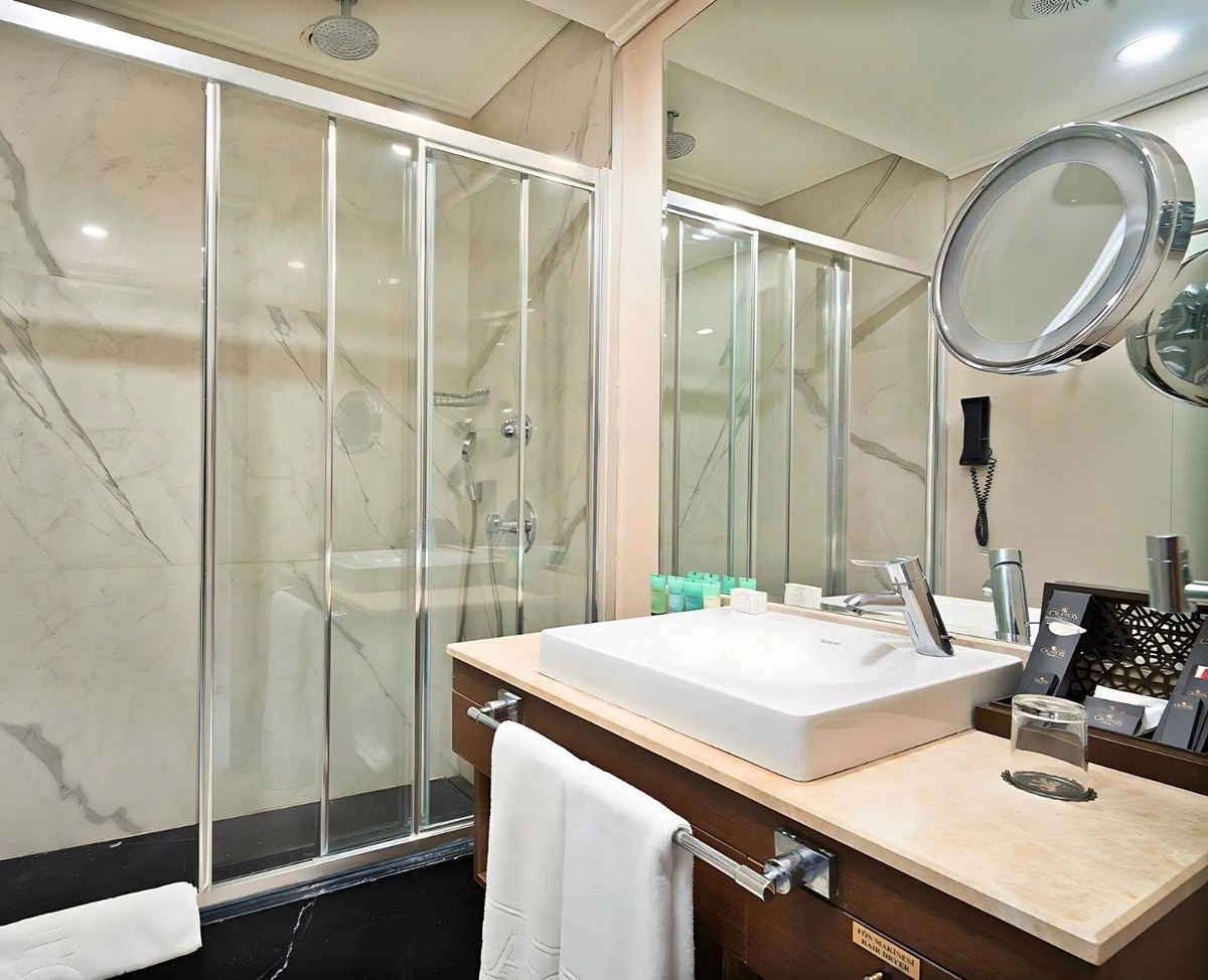 CRATOS PREMIUM HOTEL KYRENIA photo 2