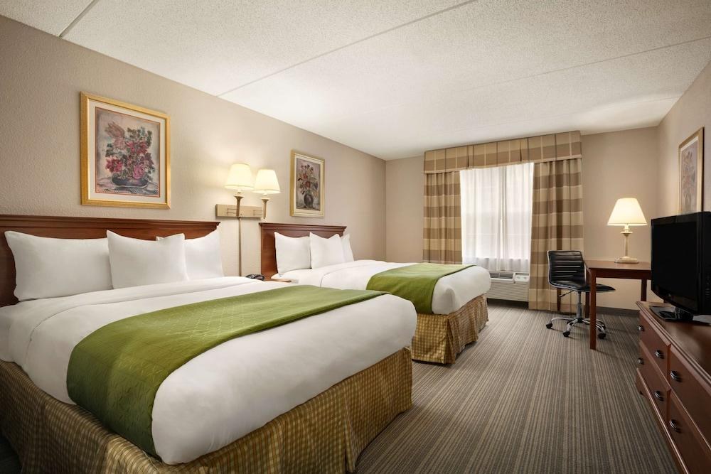 Country Inn Suites Charlotte University Plc photo 2