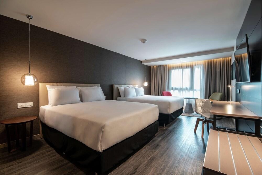 SORO Montevideo, Curio Collection by Hilton photo 1