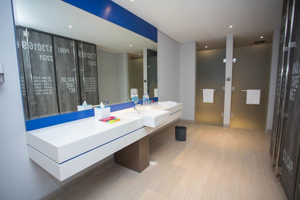 Ibis Styles Batam Nagoya photo 3