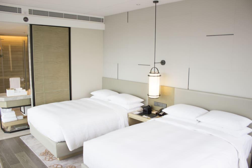 SHANGHAI MARRIOTT HOTEL KANGQIAO photo 2