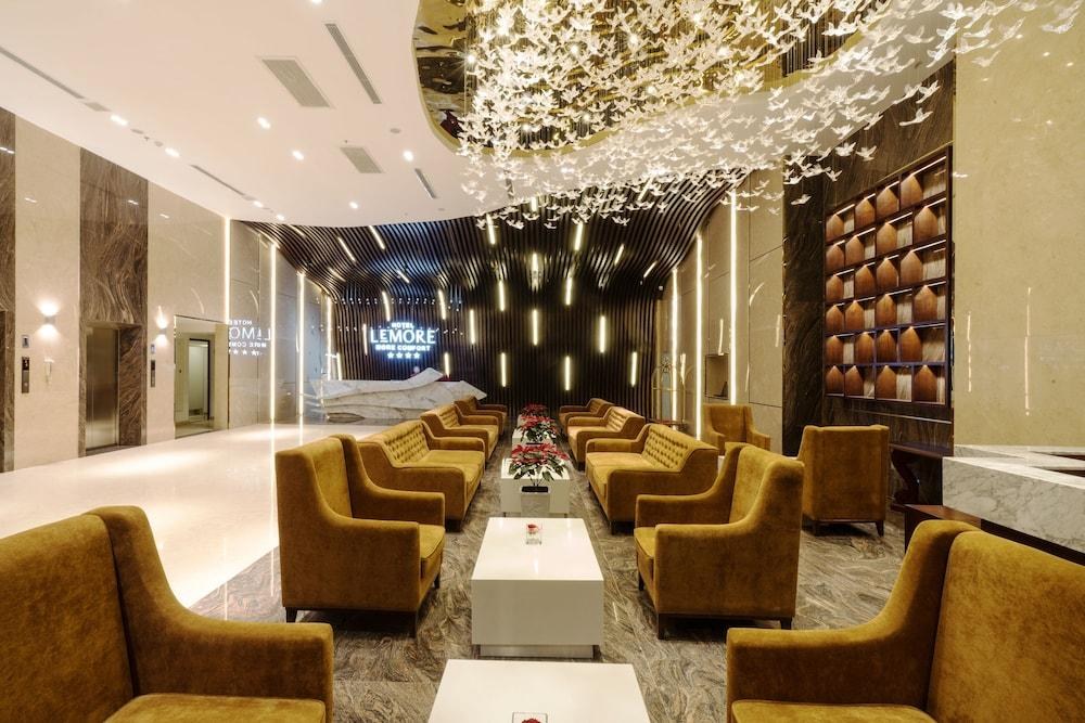 Le More Hotel