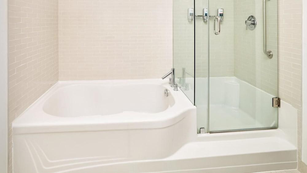 FOUR POINTS BY SHERATON GRANDE PRAIRIE photo 2