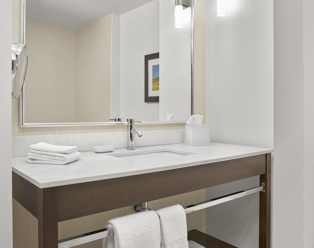 FOUR POINTS BY SHERATON GRANDE PRAIRIE photo 3