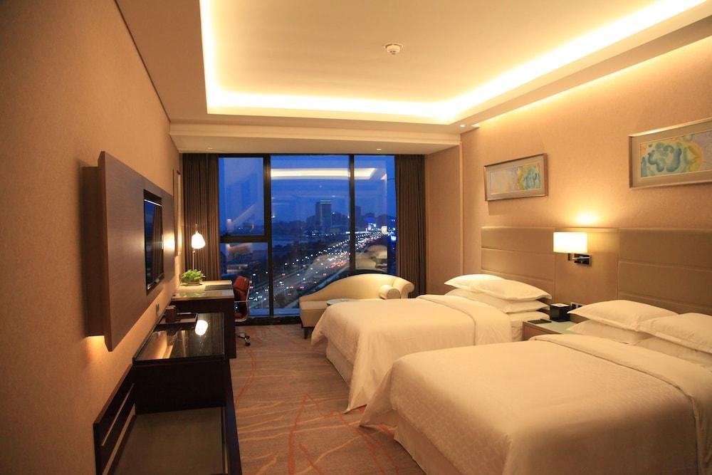 Sheraton Qingdao West Coast photo 1