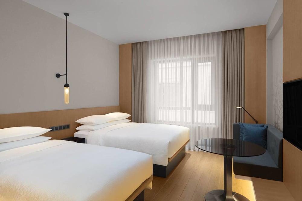 FAIRFIELD BY MARRIOTT SHANGHAI JINGAN photo 1