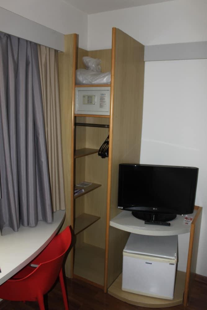 Ibis Betim photo 2