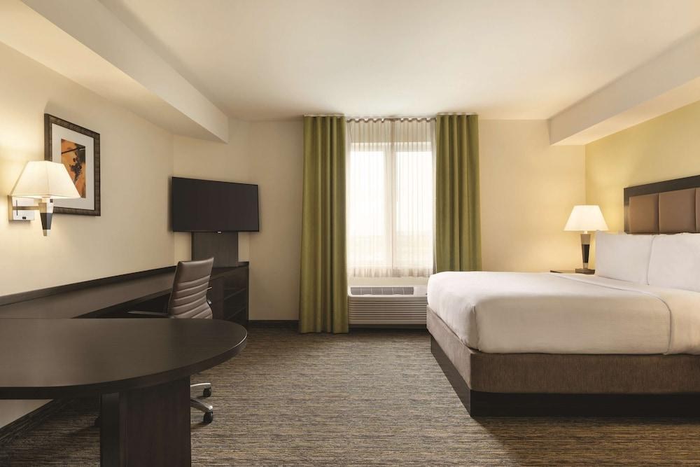 Park Inn By Radisson, Calgary Airport North, Ab photo 1