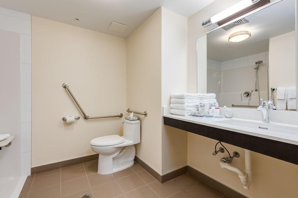 Park Inn By Radisson, Calgary Airport North, Ab photo 3