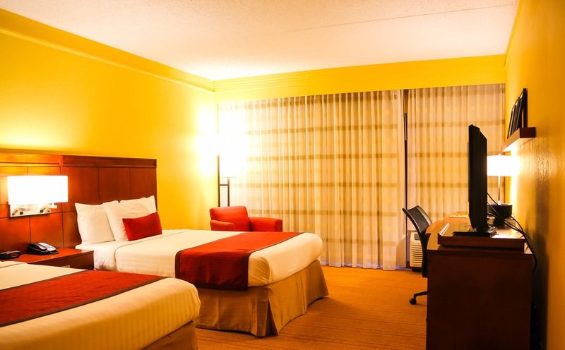 Super 8 by Wyndham Dallas Love Field Airport photo 1