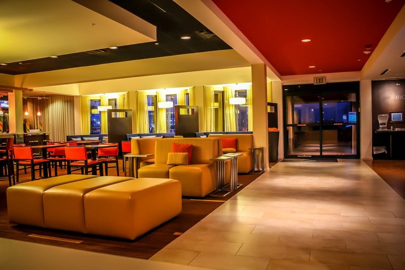 Super 8 by Wyndham Dallas Love Field Airport photo 3