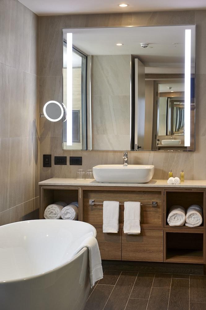 DoubleTree by Hilton Perth Northbridge photo 3