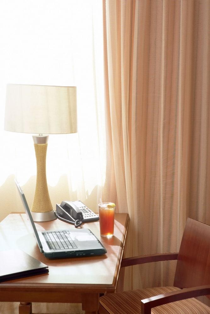 Country Inn Suites By Radisson, Grand Forks, Nd photo 2