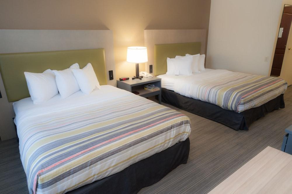 Country Inn Suites By Radisson, Milwaukee Air photo 1