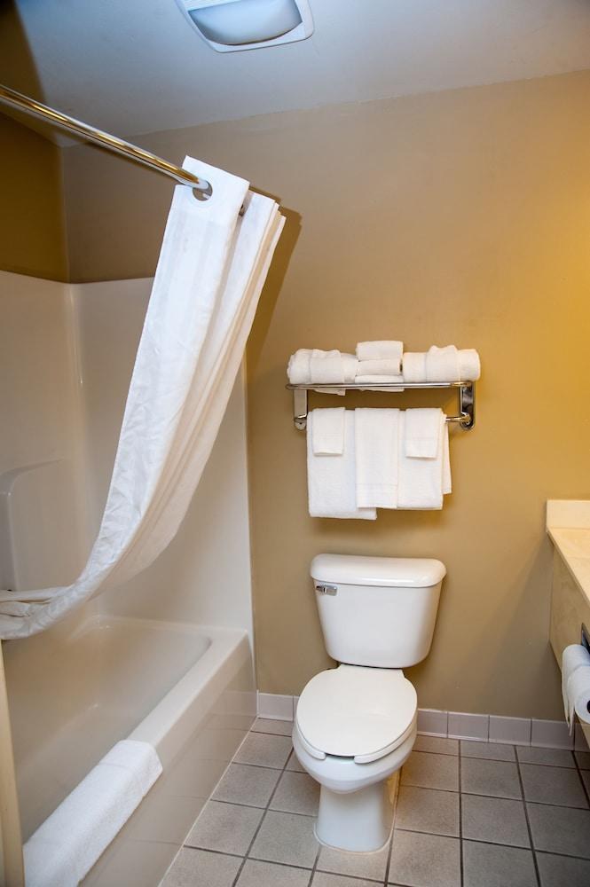 Country Inn Suites By Radisson, Milwaukee Air photo 3
