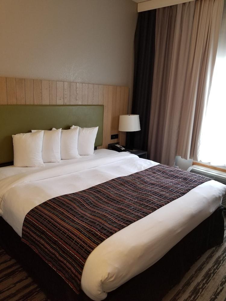 Country Inn Suites Nashville Airport East photo 2