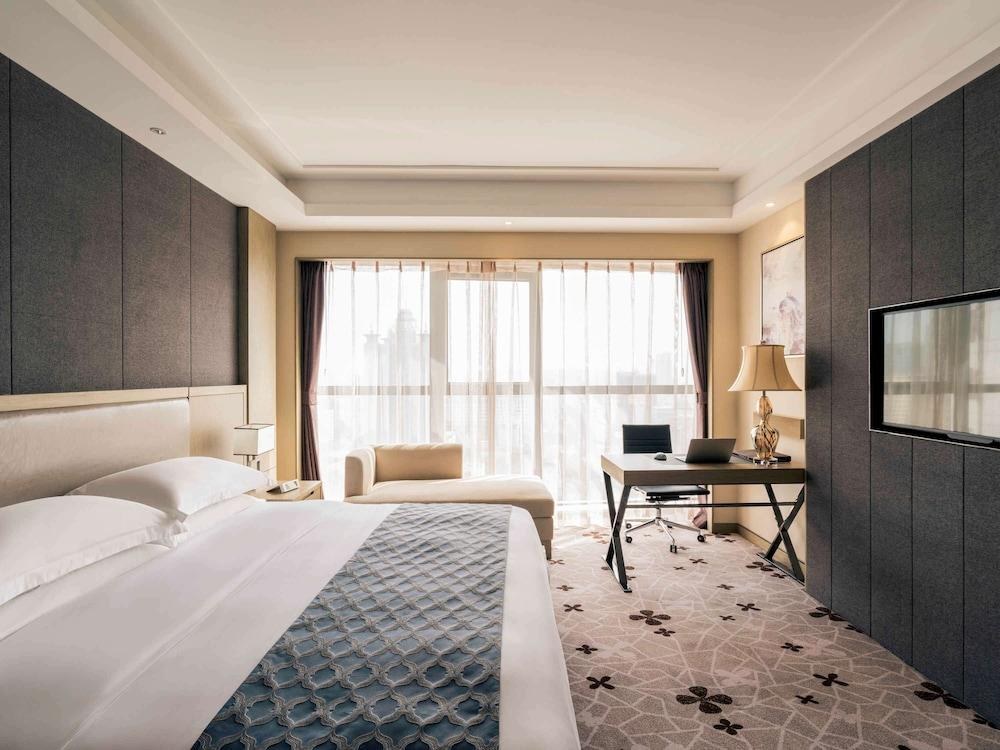 Mercure Wuhan Changqing Park photo 2