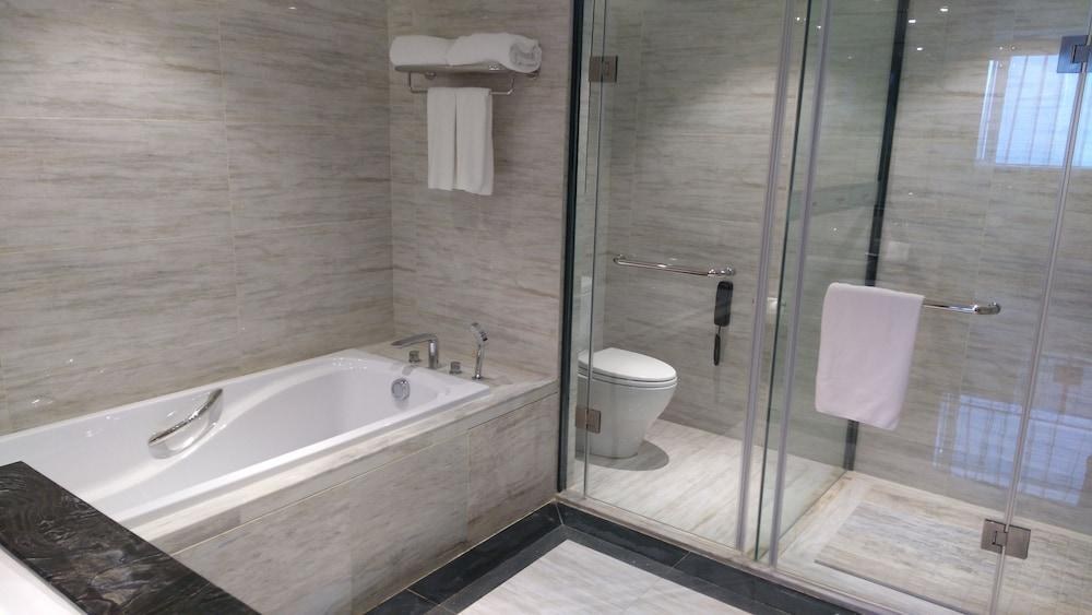 Mercure Wuhan Changqing Park photo 3