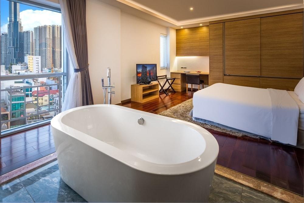 CHARM SUITE SAIGON photo 1