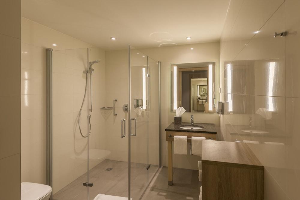 Hampton by Hilton Frankfurt Airport photo 2