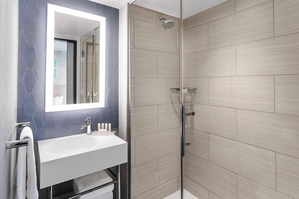 SPRINGHILL SUITES NEW YORK MANHATTAN/TIMES SQUARE SOUTH photo 3