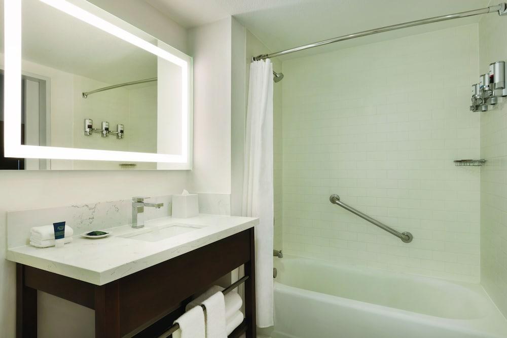 FOUR POINTS BY SHERATON SACRAMENTO INTERNATIONAL AIRPORT photo 3