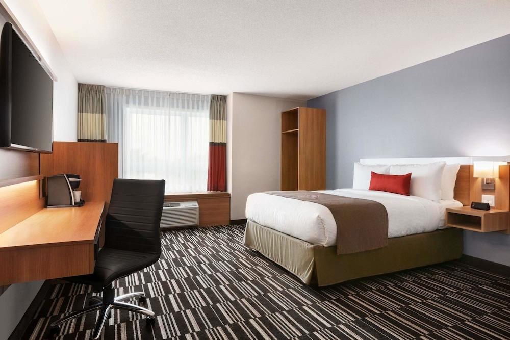Microtel Inn & Suites by Wyndham Val-d'Or photo 1