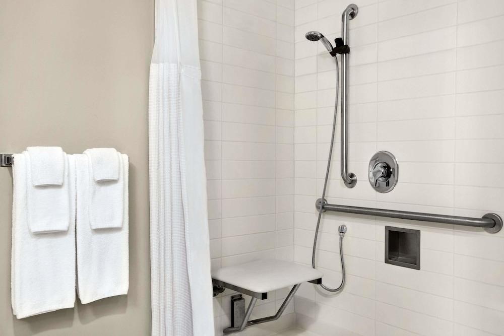 Microtel Inn & Suites by Wyndham Val-d'Or photo 3