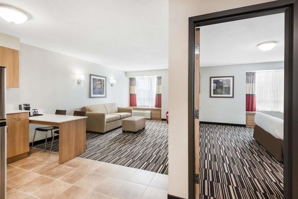 Microtel Inn & Suites by Wyndham Sudbury photo 1