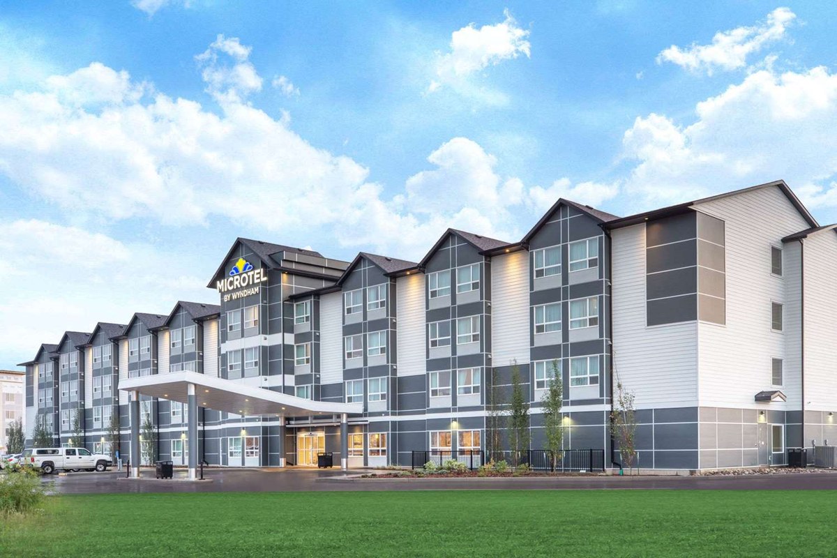 Microtel Inn & Suites by Wyndham Fort McMurray photo 2