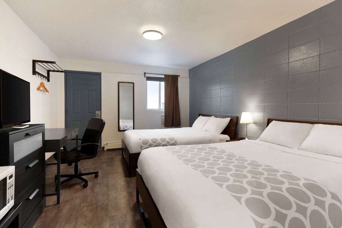 Howard Johnson by Wyndham Grande Prairie photo 1