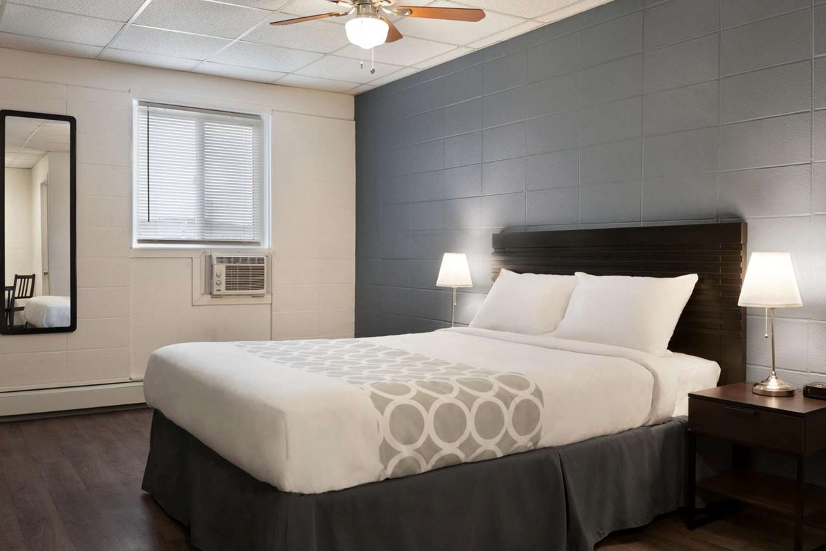Howard Johnson by Wyndham Grande Prairie photo 2