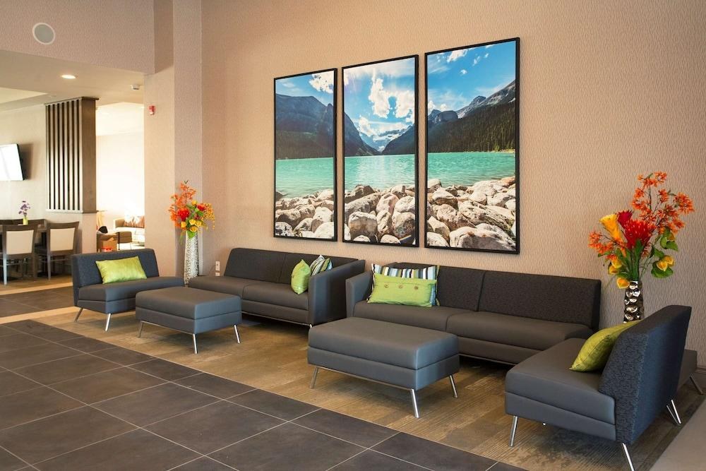 Wingate by Wyndham Calgary Airport photo 3