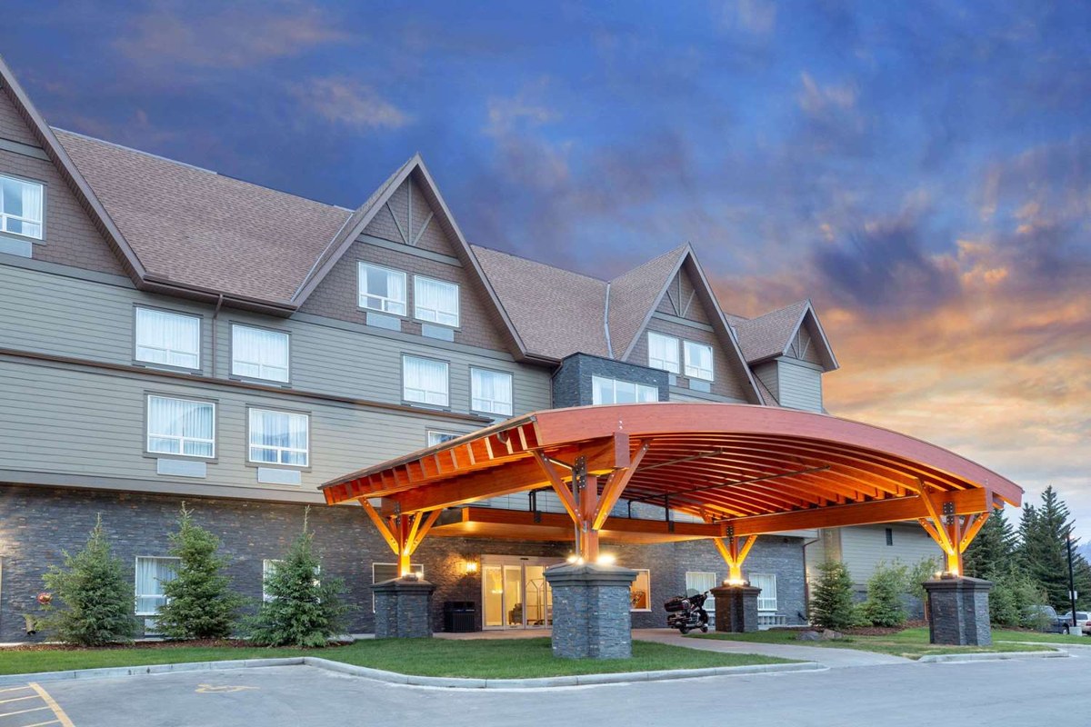 Super 8 by Wyndham Canmore photo 3