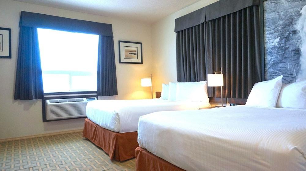 SUPER 8 BY WYNDHAM PEACE RIVER AB photo 2