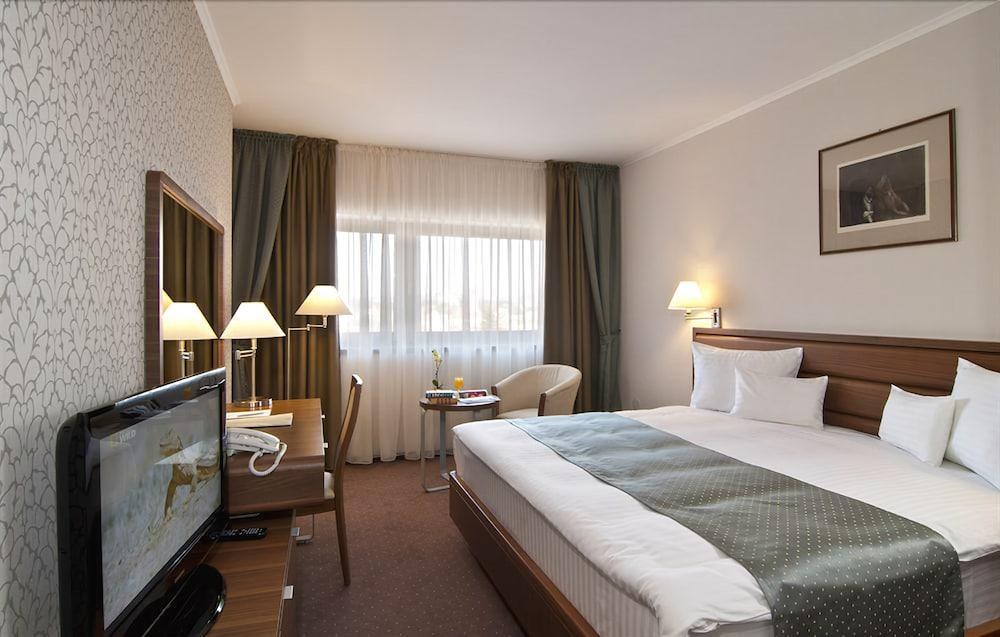 Ramada by Wyndham Cluj photo 1