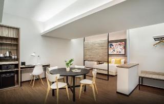 Days Hotel and Suites by Wyndham Fraser Business Park KL photo 2