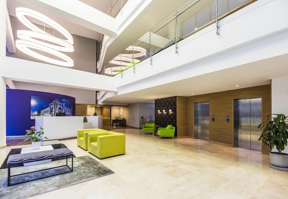 La Quinta by Wyndham Medellin photo 1