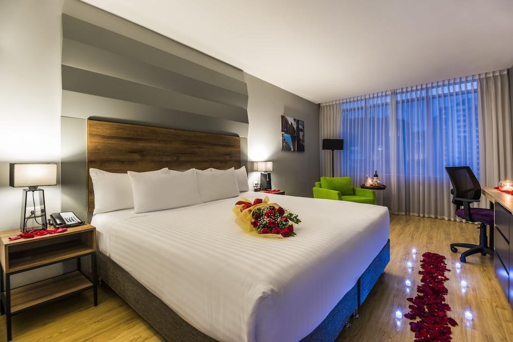 La Quinta by Wyndham Medellin photo 3