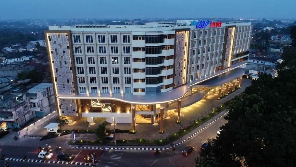 BW LUXURY HOTEL JAMBI
