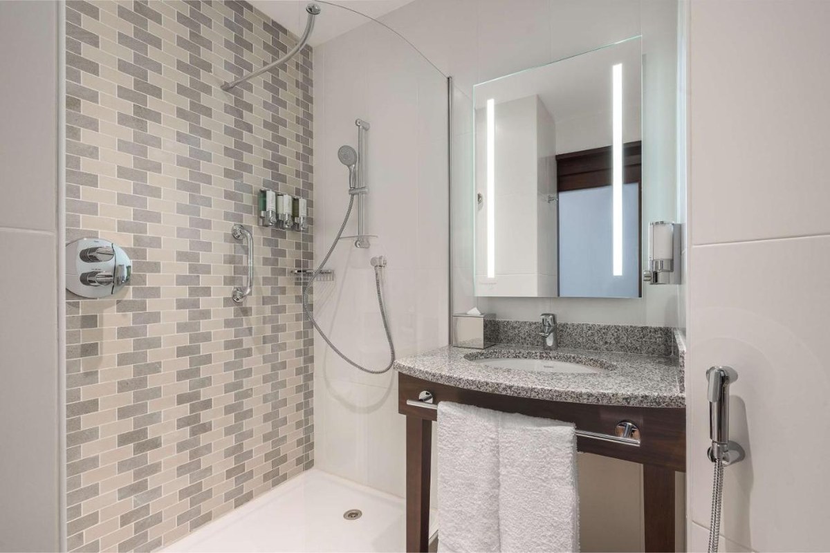Hampton by Hilton Dubai Al Barsha photo 4