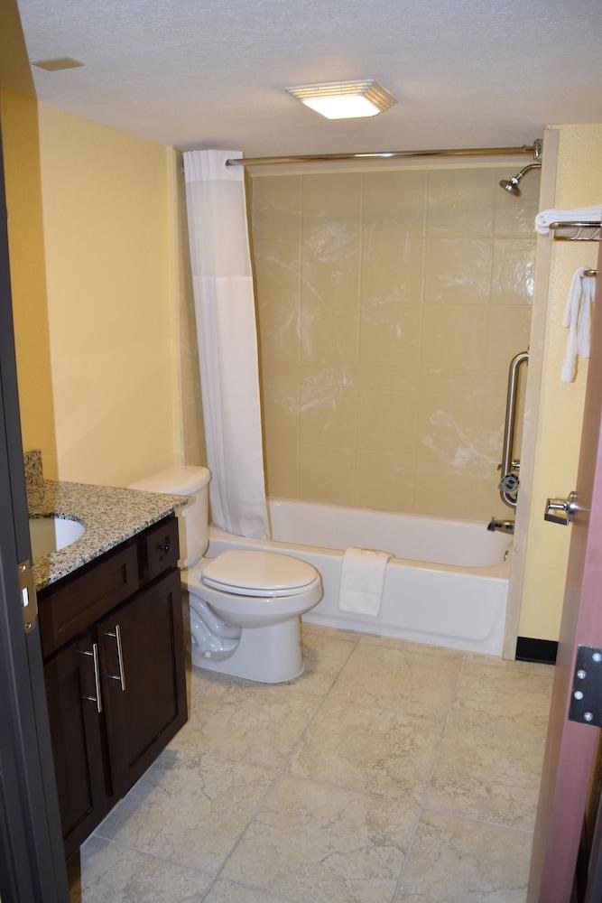 Days Inn by Wyndham New Orleans Pontchartrain photo 1