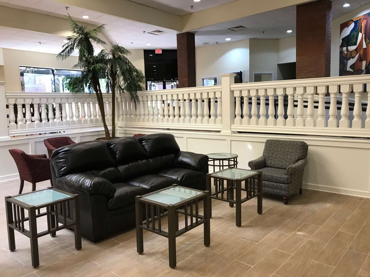 Days Inn & Suites by Wyndham Tallahassee Conf Center I-10 photo 1