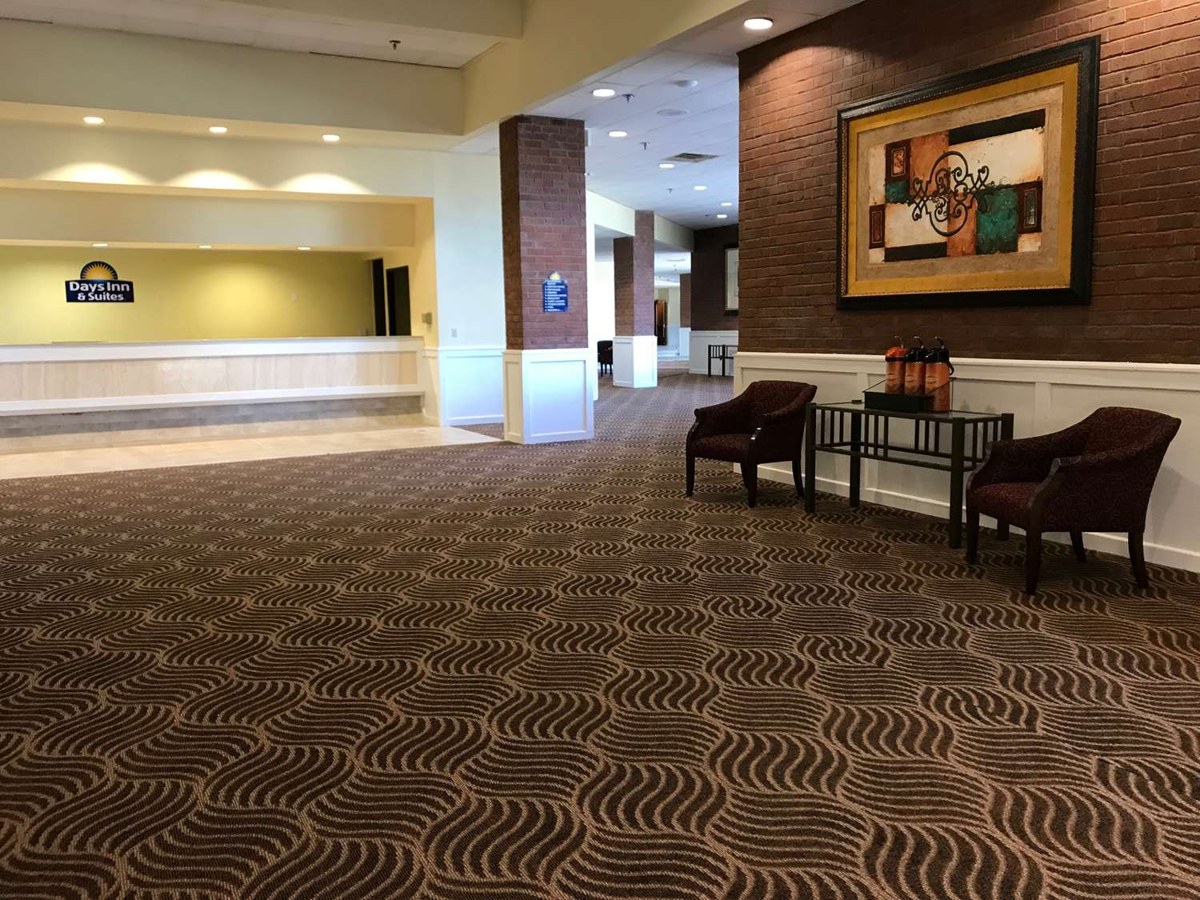 Days Inn & Suites by Wyndham Tallahassee Conf Center I-10 photo 3