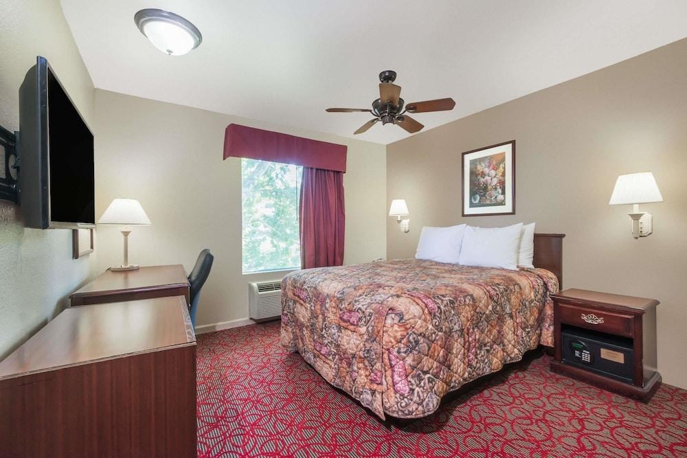 Days Inn by Wyndham St Peters/St Charles photo 2