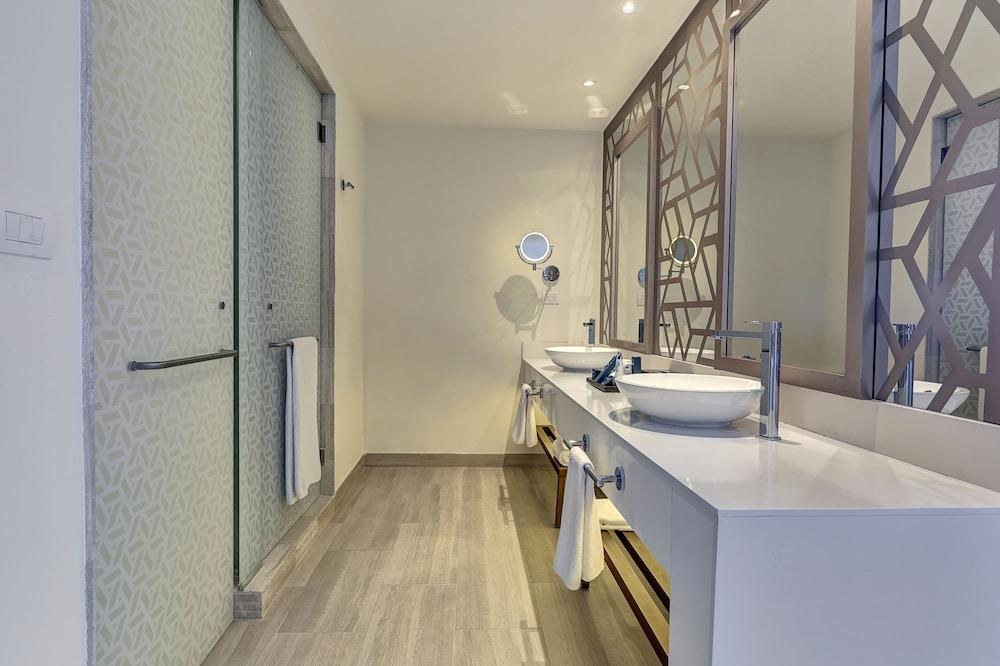 Royalton CHIC Cancun, An Autograph Collection All-Inclusive Resort - Adults Only photo 2