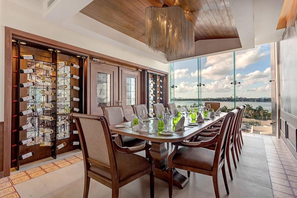 Royalton CHIC Cancun, An Autograph Collection All-Inclusive Resort - Adults Only photo 4