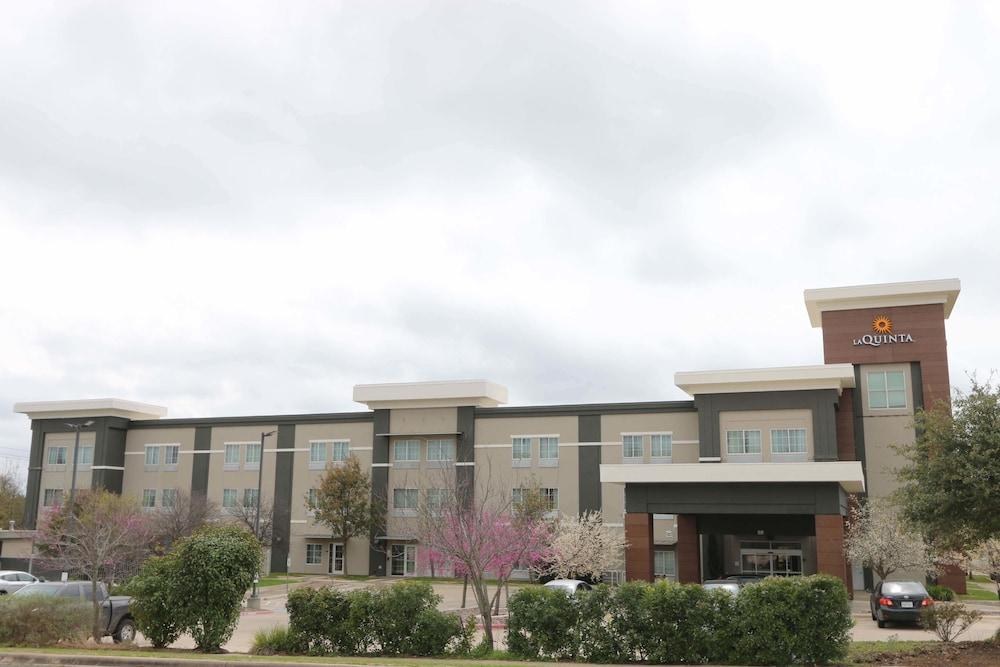 La Quinta Inn & Suites by Wyndham Austin NW/Lakeline Mall
