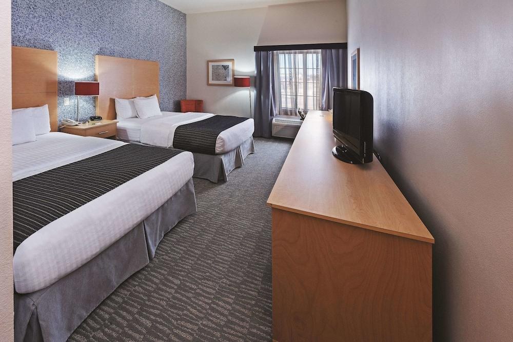 La Quinta Inn & Suites by Wyndham Austin NW/Lakeline Mall photo 1